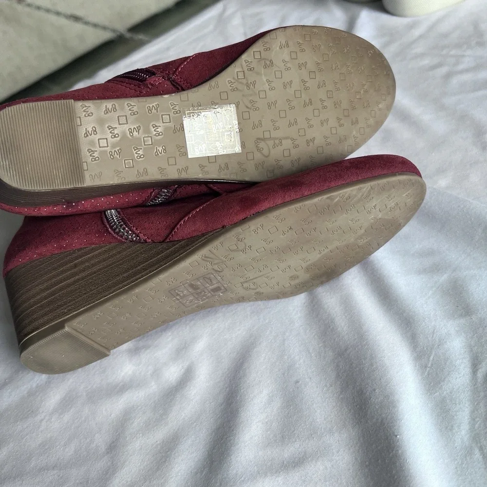DOLCE VITA Ankle Boots Womens 7,Rust Suede Side Zip, Wedge Heel.